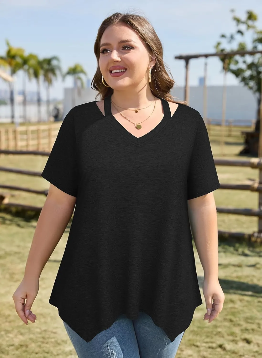 Amrto Women Plus Size Tops Cut Out V Neck 3/4 Sleeve Blouses Dressy Casual Tunic Tops to Wear with Leggings