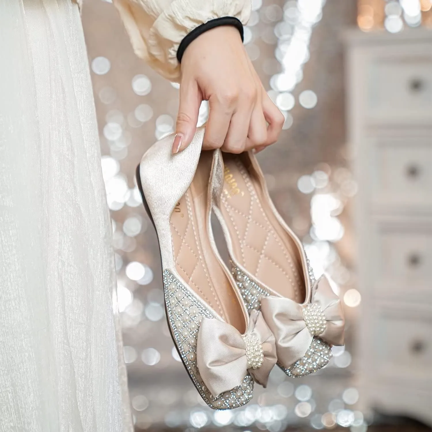 Hee grand Women Square Toe Crystals Shoes Glittering Rhinestone Wedding Dress Shoes Fashion Bridesmaid Shoes