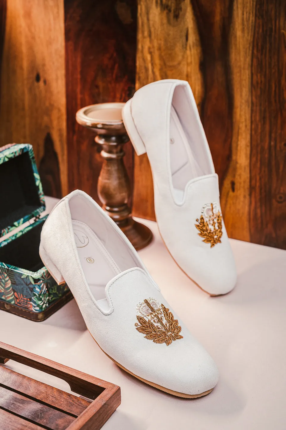 Men Embellished Lightweight Memory Foam Suede Mojaris