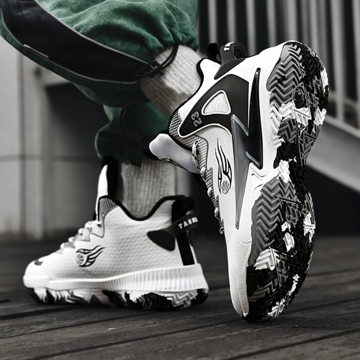 Men's Breathable Mesh Lace Up Basketball Shoes Lightweight Comfortable Running Shoes Gym Sports Tennis Walking Jogging Volleyball Sneakers