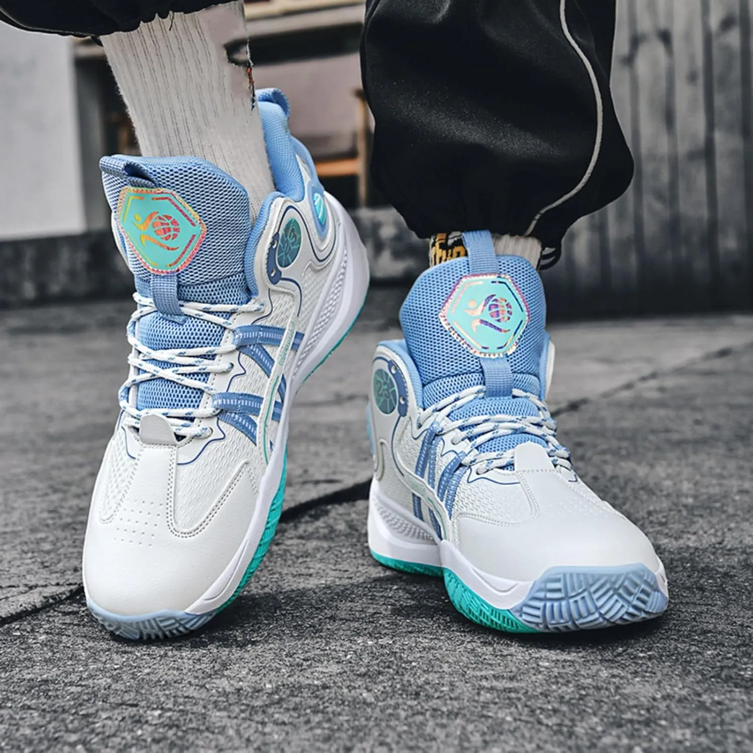 Men's Fashion High Top Lace Up Basketballs Shoes Lightweight Breathable Non-Slip Tennis Sneakers Classic Sports Walking Shoes