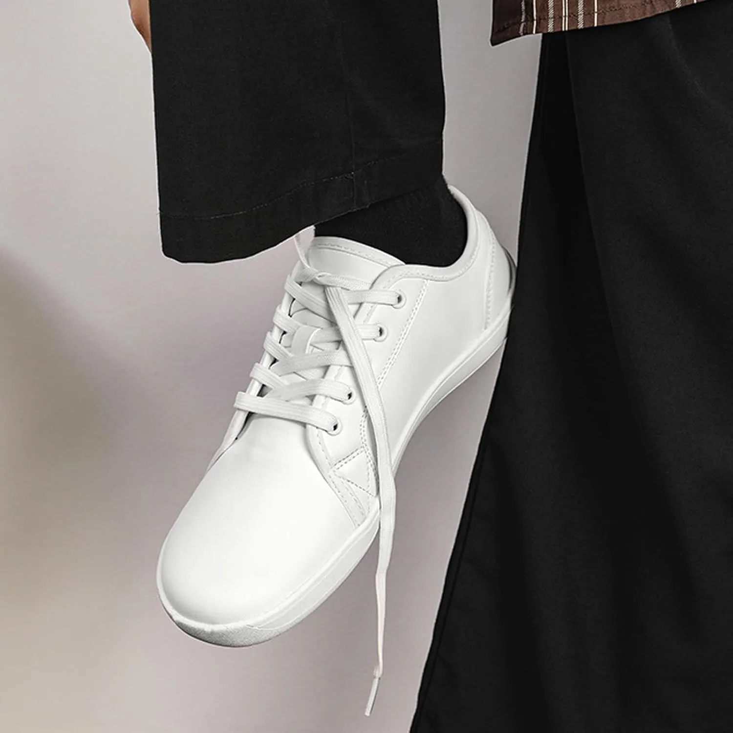 Unisex Leather Fashion Commute Wide Toe Box Barefoot Shoes Comfortable Breathable Non-Slip Lace up Minimalist Zero Drop Casual Sneakers for Walking Outdoor Driving Work