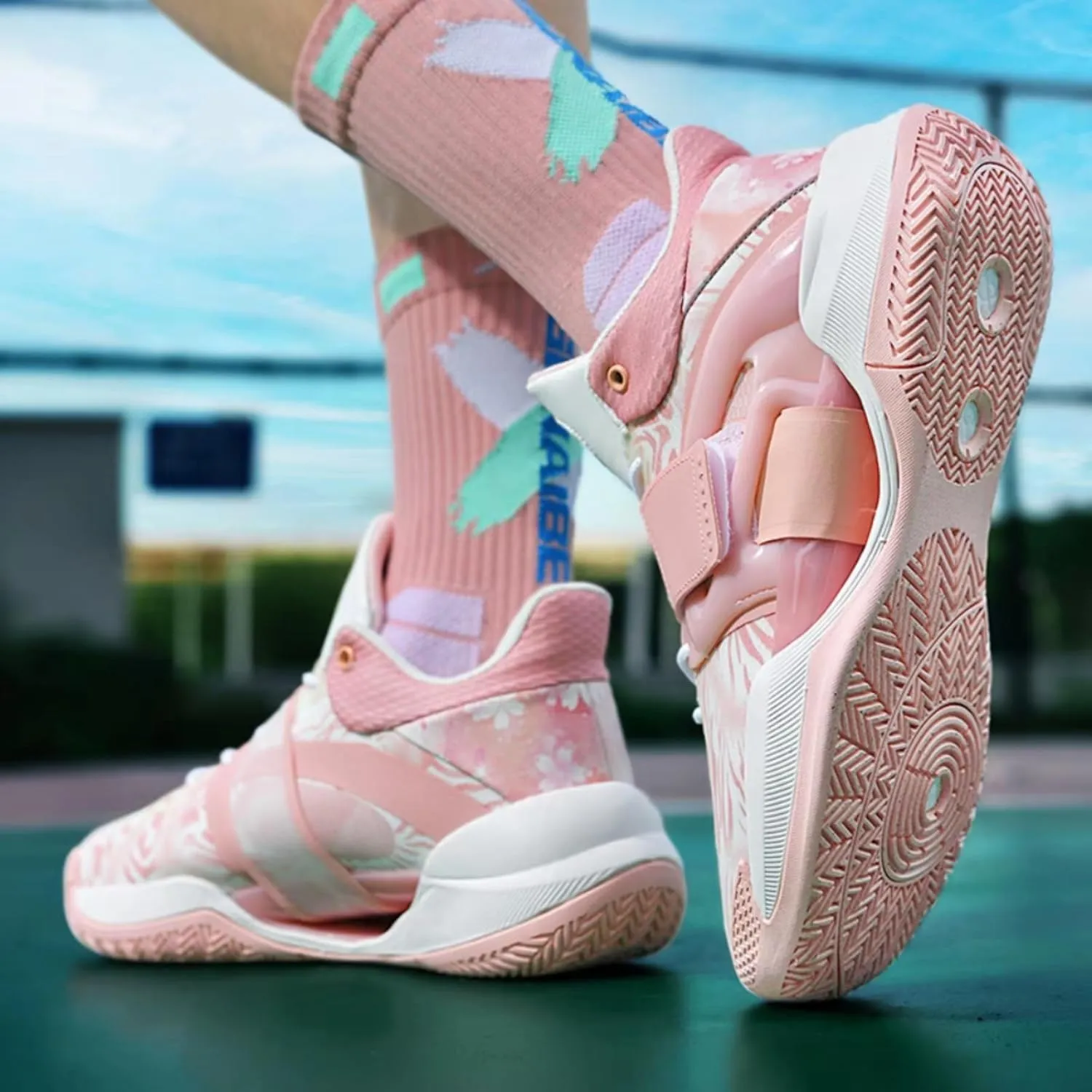 Womens Lace Up High Top Basketball Shoes Fashion Breathable Non Slip Sneakers Lightweight Outdoor Sports Tennis Walking Shoes