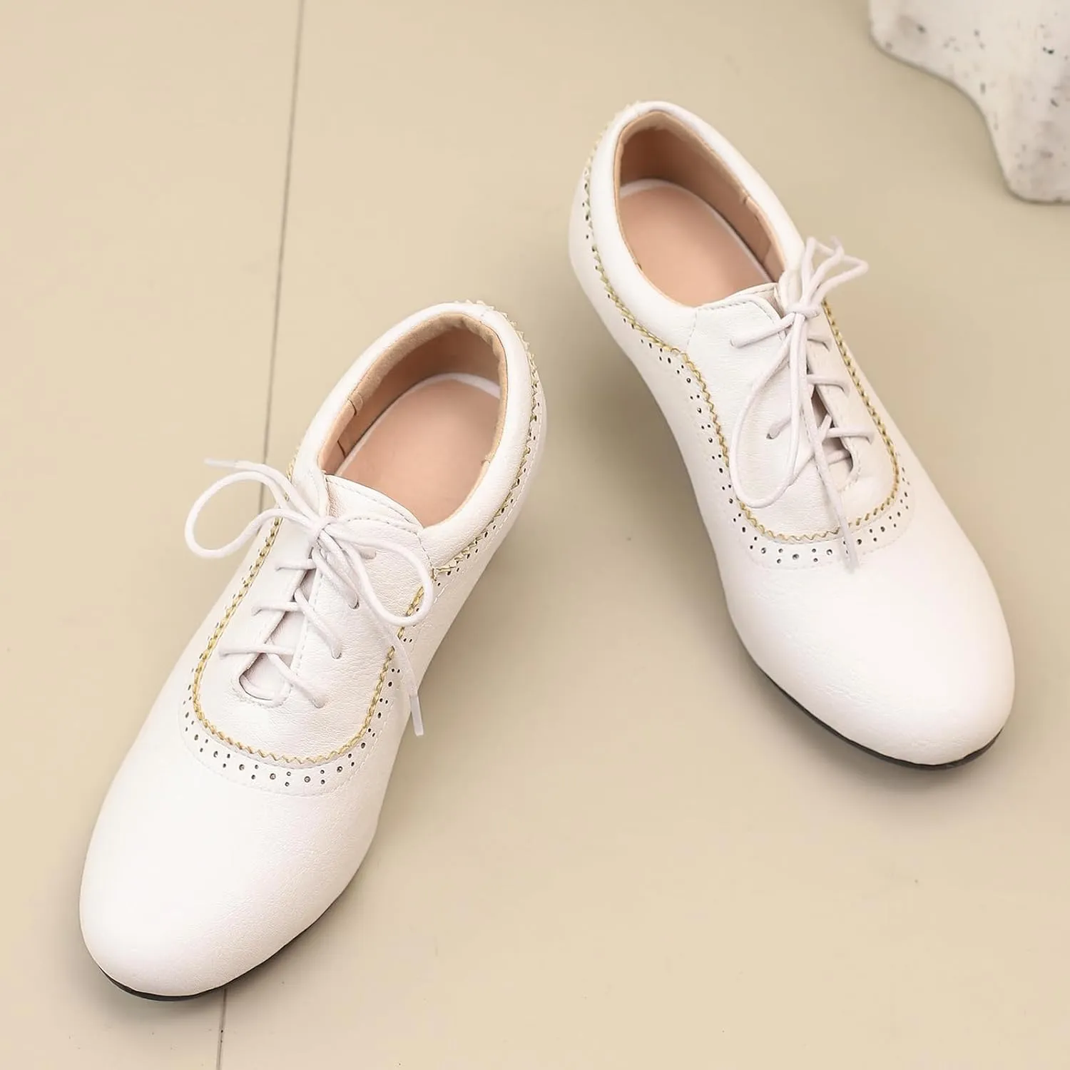 Women's Vintage Wingtip Oxfords Lace Up Low Heel Brogue for Women